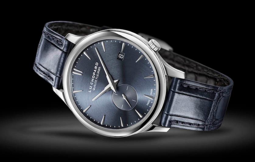 The 18k white gold fake watches have blue dials.